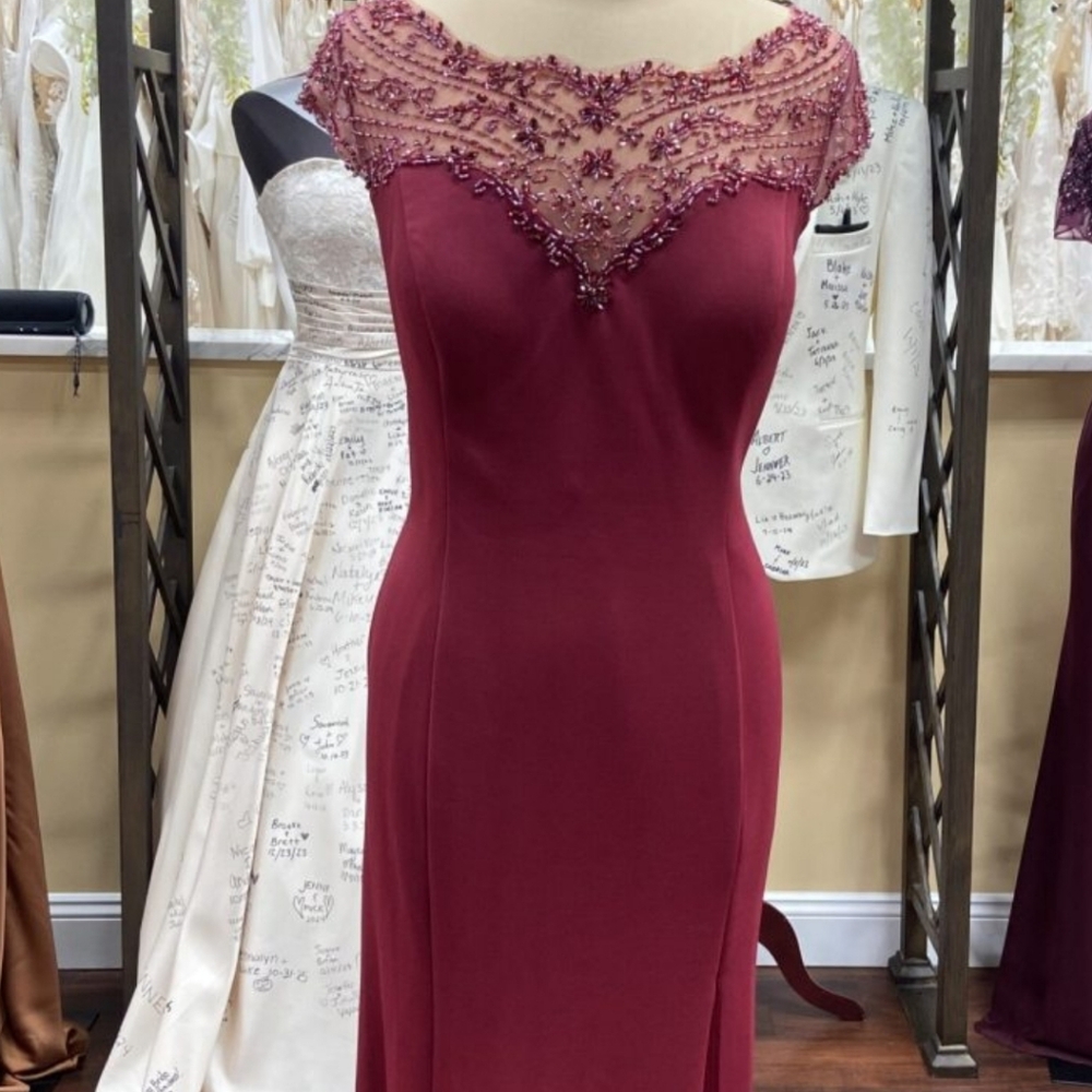 😍 GORGEOUS Christina Wu Wine colored formal dress